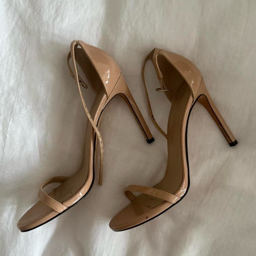 Stuart Weitzman Nude Heels
